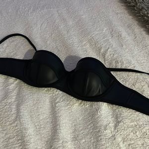 Black bikini top from triangl